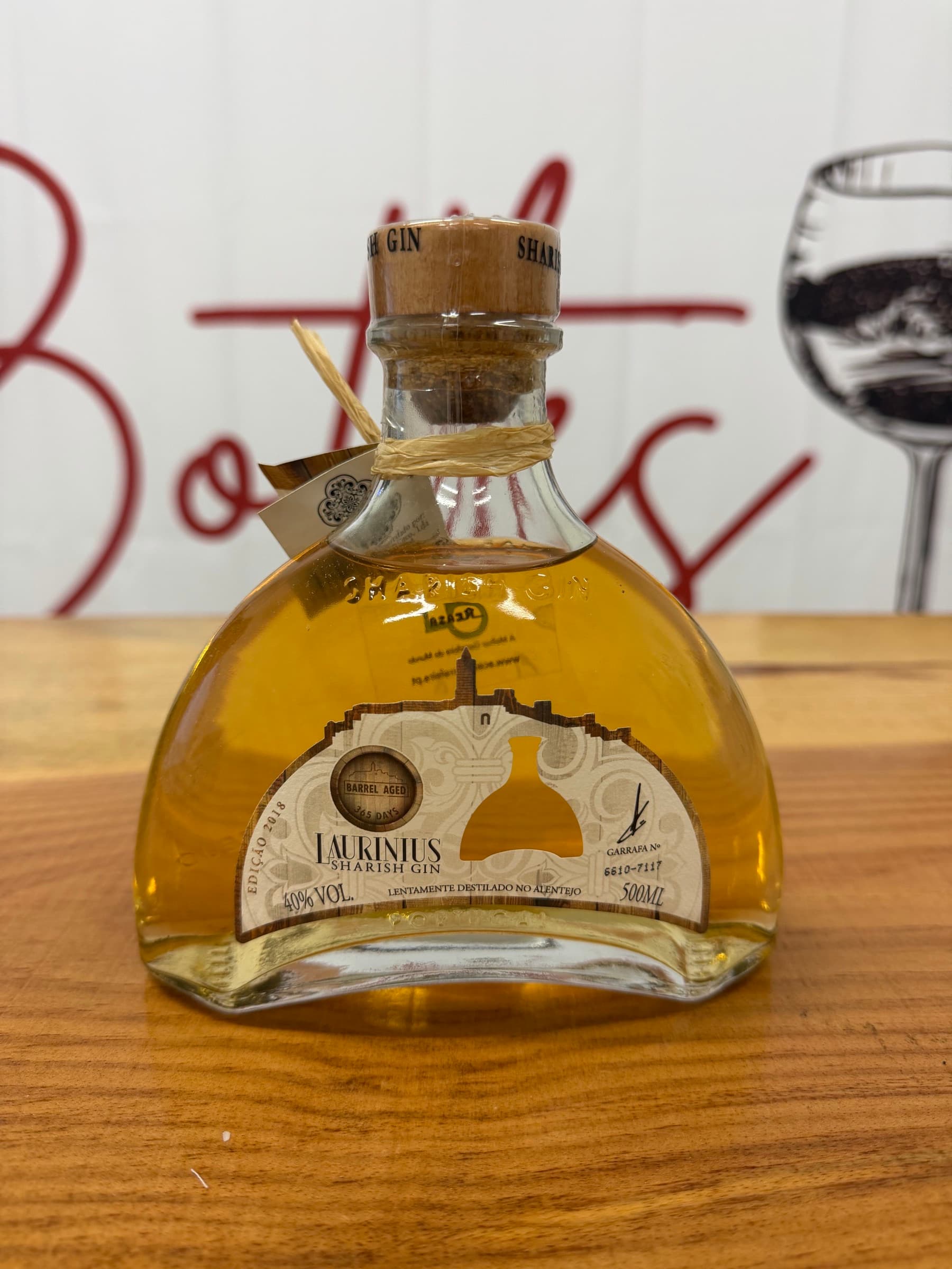 Laurinius Sharish Gin – Barrel Aged 365 Days – Edição 2018 – 500ml – 40% – Numbered Bottle